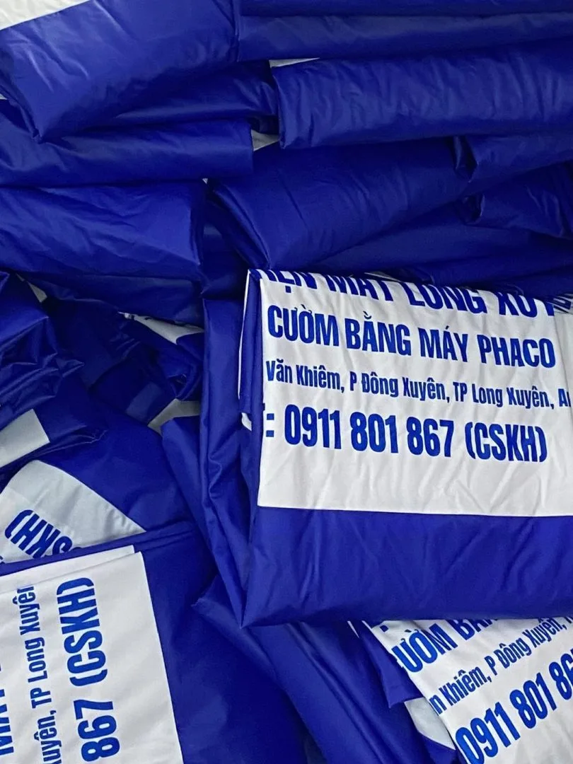 Chất liệu nhựa Rạng Đông – Giải pháp áo mưa giá tốt cho chiến dịch quảng bá doanh nghiệp 2 z6049526359122 3dd6df4e54f5c611f40e15af4d2d0650 edited