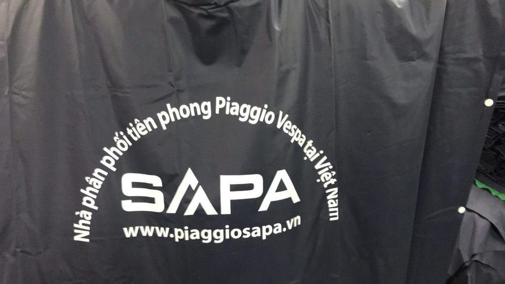 áo mưa cánh dơi Poncho