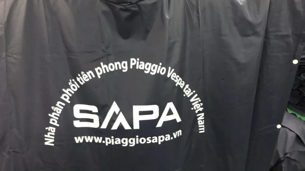 áo mưa cánh dơi Poncho